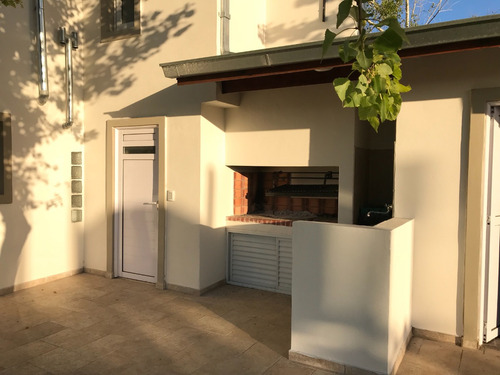 Casa Alquiler En Mar De Cobo A Metros Del Mar Con Pileta