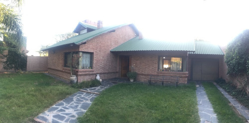 Casas 2 Dormitorios 1 Escr. En Venta Arguello 948m2 Terreno