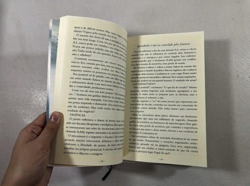 Livros Augusto Cury - 2 Volumes - Nunca Desista De Seus Sonhos E Pais Brilhantes, Professores Fascinantes - Editora Sextante - 2004/07 S497 (Usado)