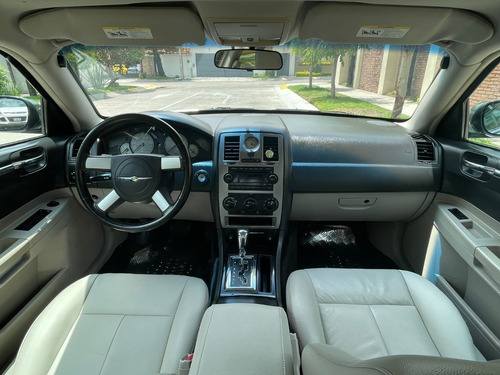Imagen 10 de 15 de Chrysler 300c 2005