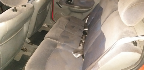 Imagem 5 de 10 de Renault Clio 1.0 16v Rt 5p 2001