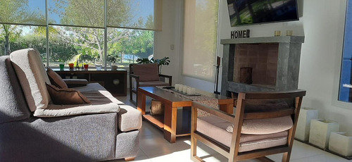 Venta. Casa Moderna Lote Interno, 4 Amb. Jardín Y Pileta. San Agustín. Villanueva.