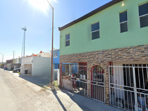 Venta De Casa En Recuepracion, Cerrada Campo Real, Nuevo Laredo. Sh05