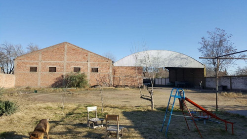 Imagen 8 de 13 de Vendo Propiedad Con Galpones Y Casa Centrico