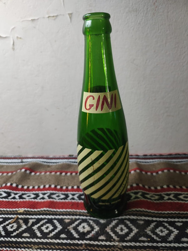 Antigua Botella De Gini Rara Forma 