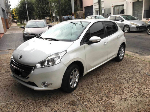 Peugeot 208 1.5 Allure Touchscreen 2015