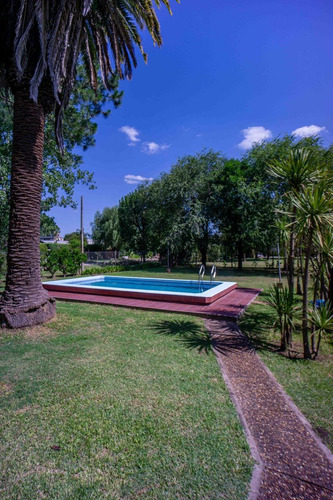 Venta. Roldan. 3 Dormitorios Piscina. Terreno Forestado De 788 M2 Permutas!!! Bajo Su Precio