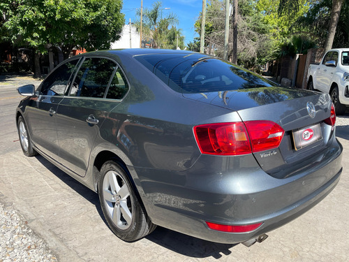 Volkswagen Vento 2.5 Luxury 170cv Tiptronic