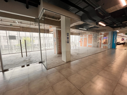 Planta Libre En Nuevo Strip Center, Metro Hospitales