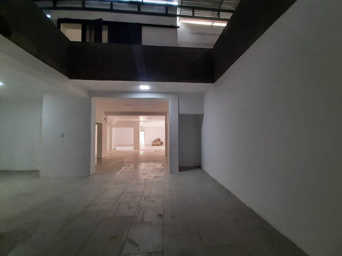 Se Alquila Casa Comercial 1.200m2 Los Chaguaramos