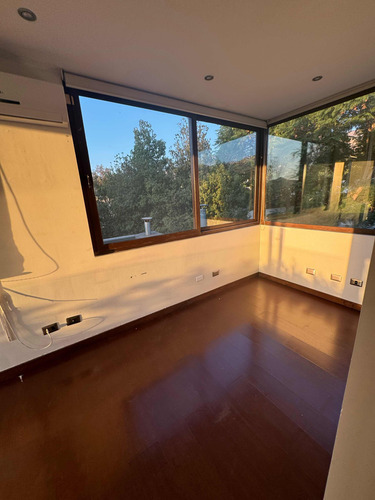 Casa 5 Dormitorios, 5 Baños, Sala De Estar. Excelente Estado