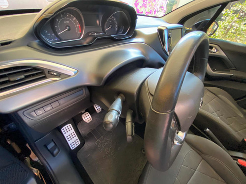 Peugeot 208 1.6 Feline 2013