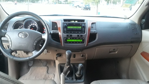 Toyota Sw4 3.0 Srv Cuero I 171cv 4x4 2011