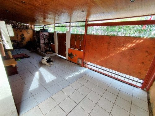 Casa 3d, 1b, 2e, 1bo. - Metro Neptuno.