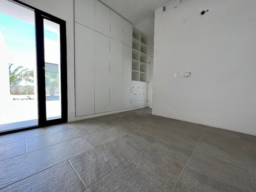 Casa En Venta En Merida, Oasis Cholul, Privada Con Amenidades, Mod 225