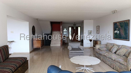 Casa En Venta En Prados Del Este Calle Cerrada Tres Niveles