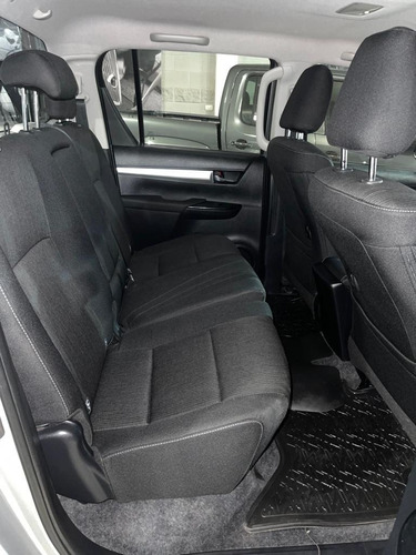 Imagen 13 de 20 de Toyota Hilux 2020 2.8 Cd Sr 177cv 4x4