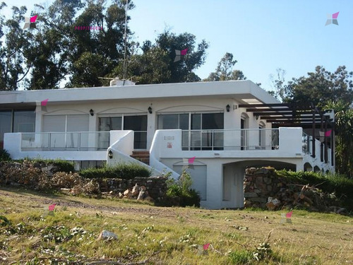 Casa En Punta Ballena, 6 Dormitorios *- Ref: 7887