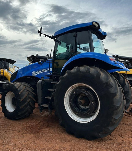 Trator New Holland T8.385 Ano 2013