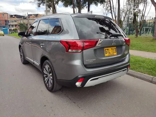 Mitsubishi Outlander 2.4 Kaiteki 4x4 7 Puestos