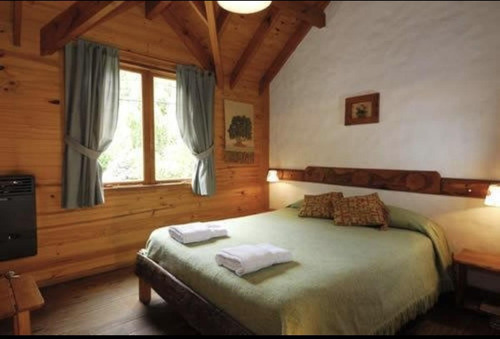 Complejo De 5 Cabañas Turísticas Con Pileta Climatizada - San Martin De Los Andes