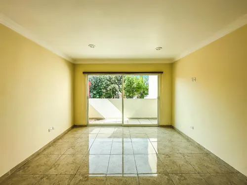 Casa En Venta Con Recámara En Planta Baja En Rincones De La Calera.