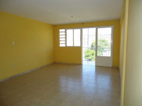 Imagen 4 de 11 de Apartamento 115 Mts2 Urb. Camoruco ,al Lado De La Cruz Roja