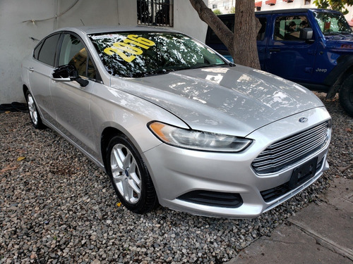 Imagen 5 de 7 de Ford Fusion 2016 Gris