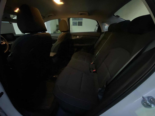 Imagen 7 de 8 de Kia Forte 2.0 Lx At 2020