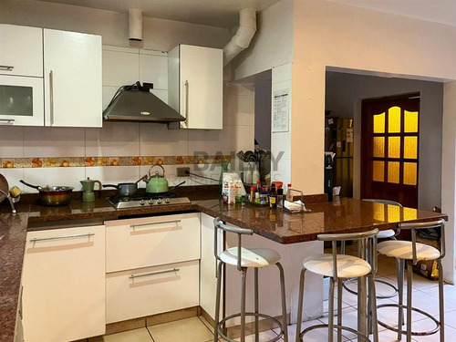 Casa Amoblada En Arriendo De 5 Dorm. En Concón