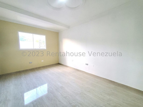 Casa Townhouse En Venta A Estrenar Cantarrana Zona Norte Maracay Todos Los Servicios Remodelada Marmol Porcelanato Estef 25-16085