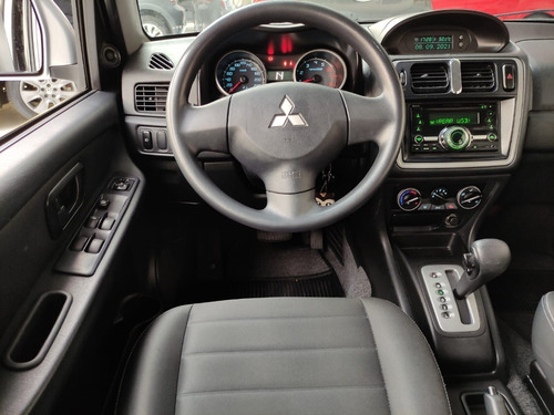 Imagem 6 de 7 de Pajero Tr4 4x2 Flex Aut 2014 2.0