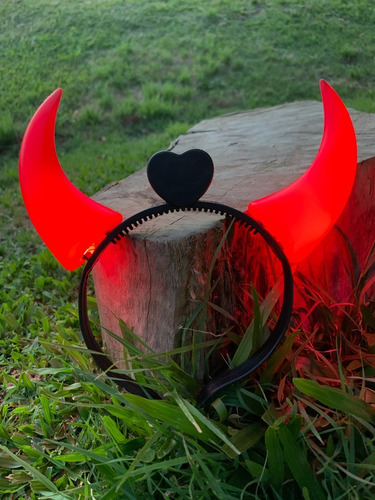 Imagen 2 de 10 de Vincha Diablo Cuernos Luminosa Led Cotillon Combo X24 Unid.
