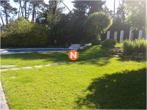 Casa En Venta, Bo. Cordoba, Maldonado, 4 Dormitorios.- Ref: 208520
