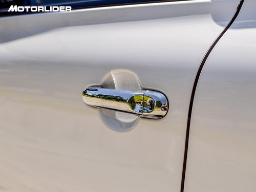 Imagen 10 de 25 de Nissan March Advance 1.6 Extra Full | Permuta / Financia