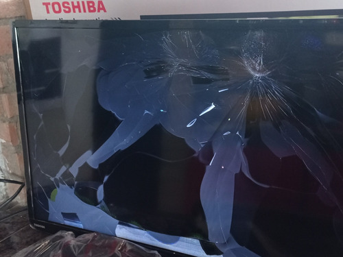 Imagen 1 de 8 de Tv Televisor Led Toshiba 32l1400 Nuevo Pantalla Partida