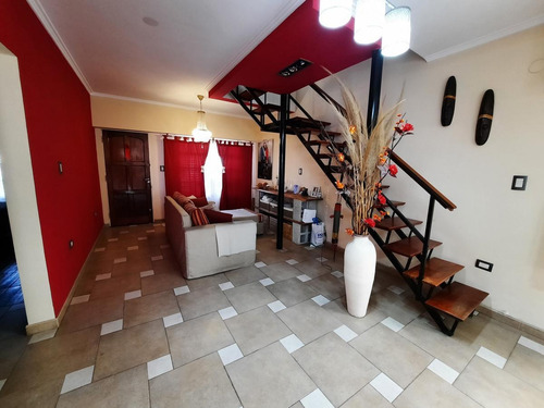 Imagen 3 de 22 de Casa De Cuatro Ambientes En Venta - Moron Sur.