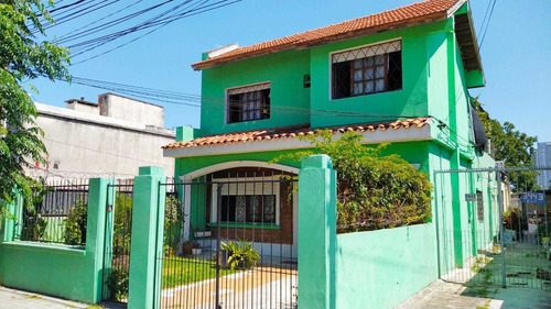 Se Vende Casa 4 Dormitorios Ene Gral Flores Y Propios