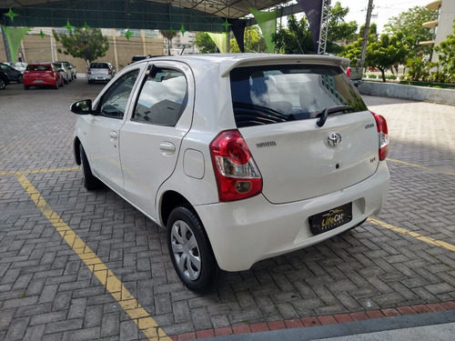 Toyota Etios Toyota Etios X 1.3 Flex 16v 5p Aut. - Branc...