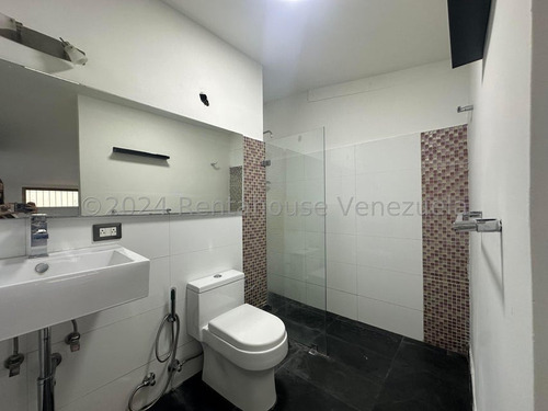 Ajr Casa En Alquiler En Santa Cecilia 24-17904 Yg