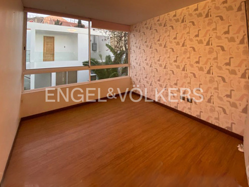 Moderna Casa En Jardines Del Sur Con 272 M2 Útiles