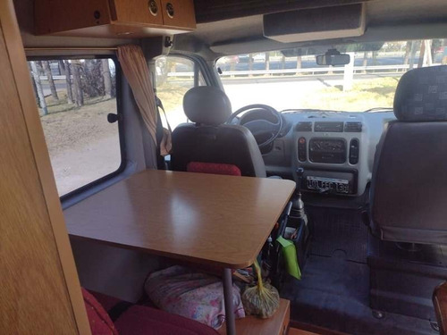 Imagen 3 de 17 de Motorhome Casa Rodante Renault Master 2005 Para 2 Personas