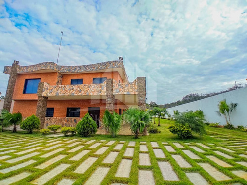 Imagen 2 de 21 de Finca En Safari Ranch, Valencia. Ahitza Castillo. 04149402096