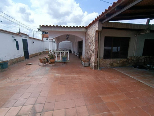 Casa En Venta En La Avenida, La Mata Netamente Comercial A Pie De Calle