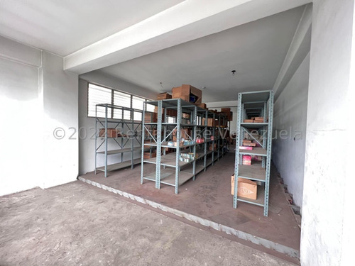 Local Ferreteria En Venta, Urb. La Urbina