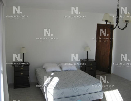 Funcional Casa A Metros De La Playa- Ref: 3912
