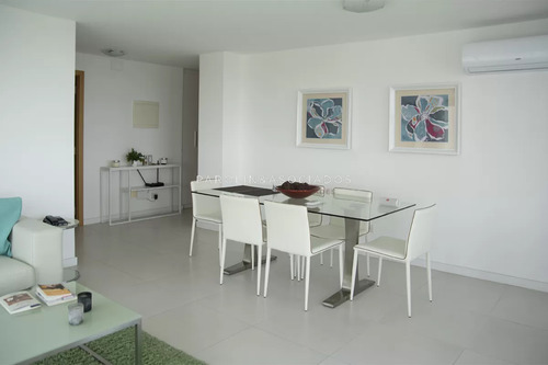 Hermoso Apartamento En Venta En Torre Bellagio, Punta Del Este.