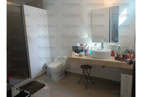 Amplia Casa En Venta Ubicada En Dzityá