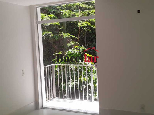 Imagem 7 de 15 de Venha Morar Junto A Natureza Num Dos Maiores Cartoes Postais Do Rio De Janeiro. Apartamento Amplo E Com Vista Para O Verde. Silêncio Total, Predio Com Infraestrutura. - Riap30260