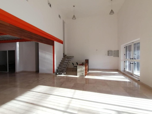 Bodega En Renta En Querétaro Avenida Principal Por Boulevard Bernardo Quintana Con Transformador